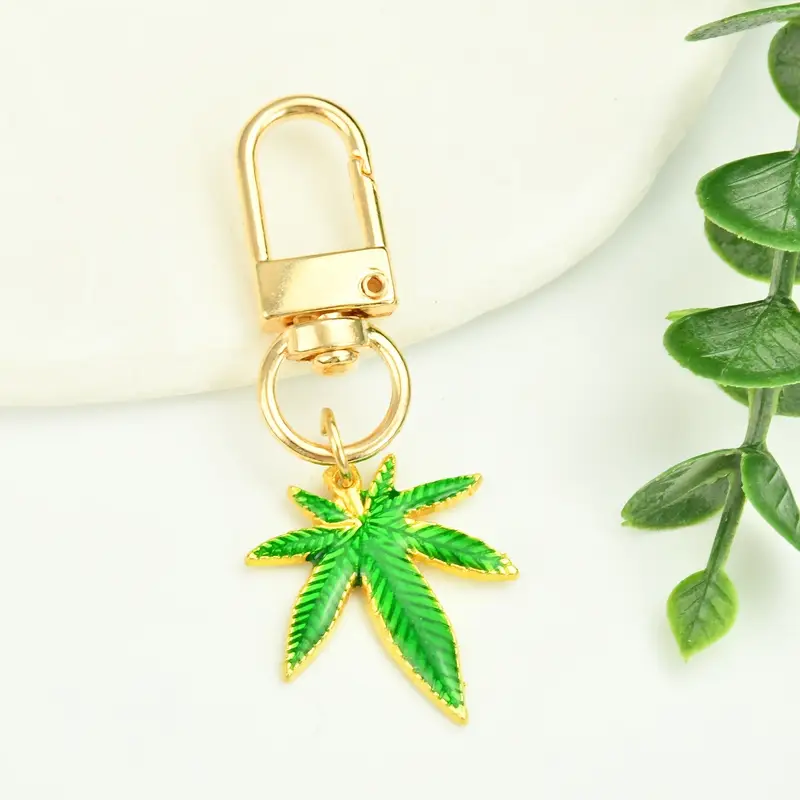 Glamorous Maple Leaf Zinc Alloy Keychain 