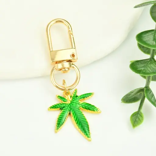 Glamorous Maple Leaf Zinc Alloy Keychain 