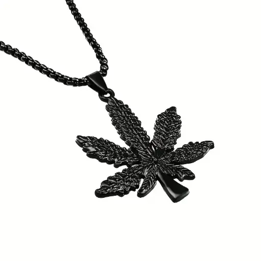 Xiha Maple Leaf Necklace – Black Unisex Fashion Pendant for Men & Women