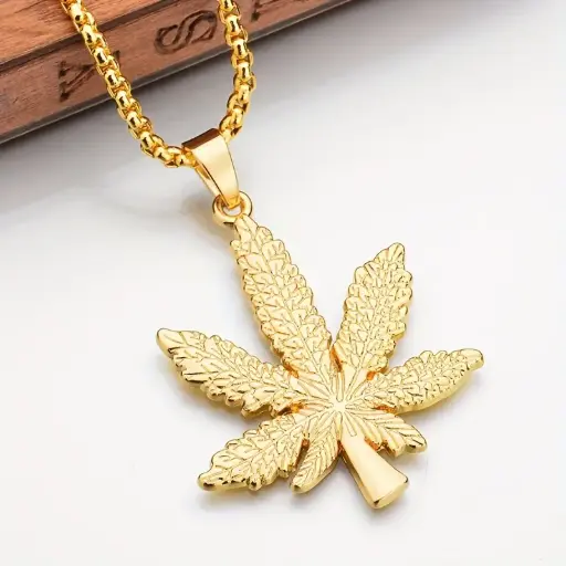 Xiha Gold Maple Leaf Pendant Necklace 